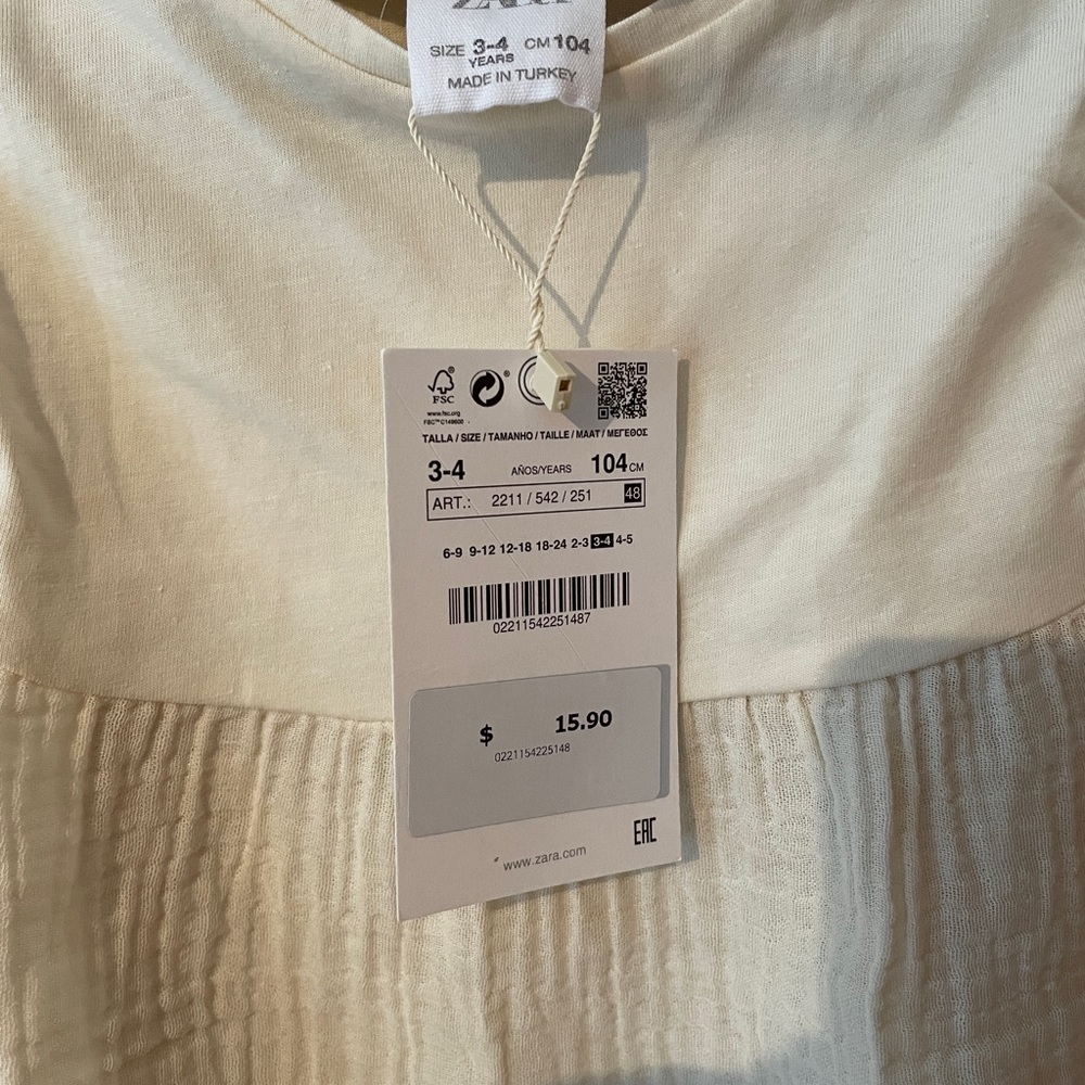 Adorable cream colored blouse - Picture 5 of 6